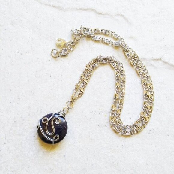 🍂🍁🍃 3/$25!!! Navy Blue Sandstone Disc Necklace w. 20" Stainless Steel Chain - Picture 3 of 8